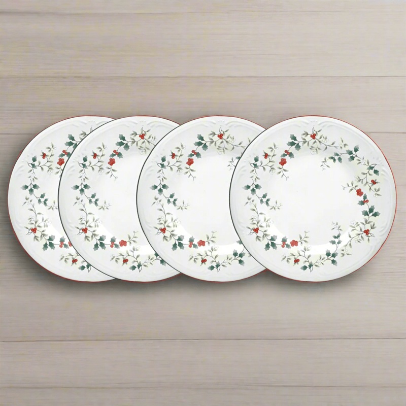 Winterberry Set of 4 Luncheon Plates