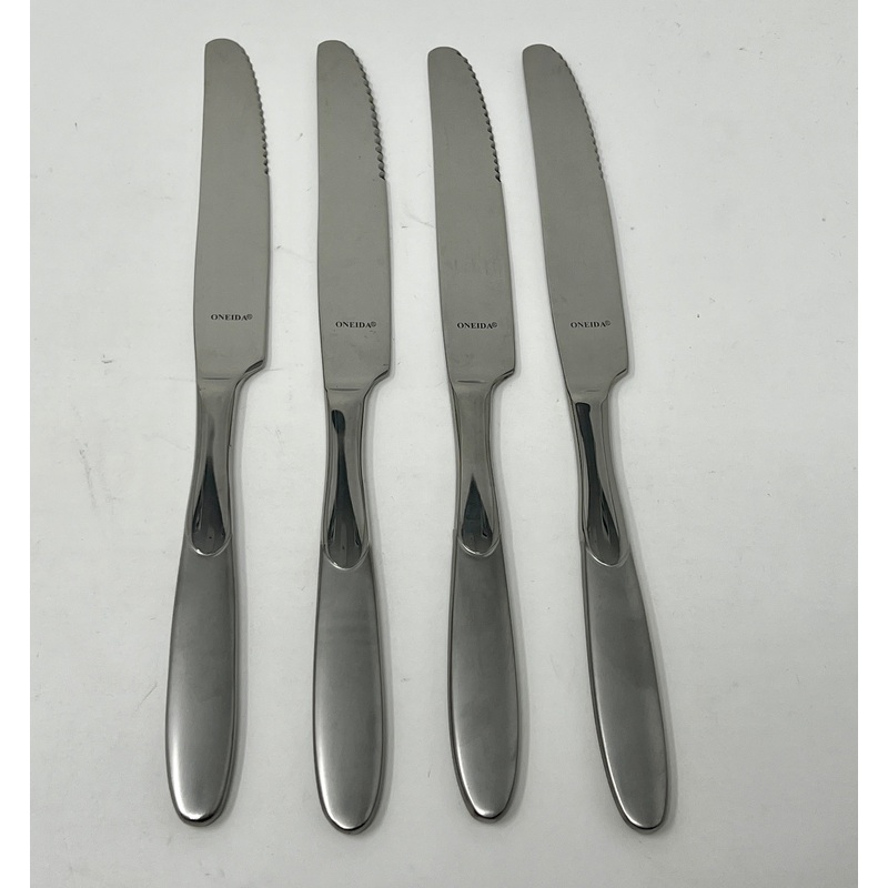 Oneida Paradox Set of 4 Serrated Flat Handle Dinner Knives