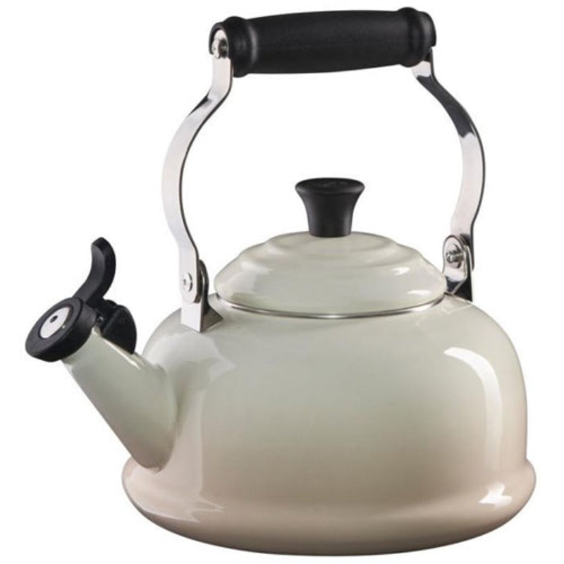 Le Creuset Classic Whistling Kettle 1.7 qt – Meringue