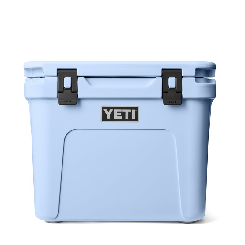 YETI Roadie 32 Wheeled Cooler – Big Sky Blue