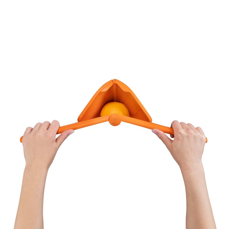 Orange Fluicer (Flat Juicer) by Dreamfarm