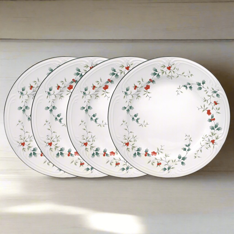 Winterberry Set of 4 Dinner Plates