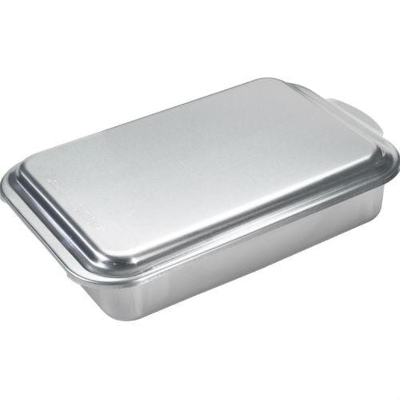 Nordic Ware 9in X 13in Covered Cake Pan