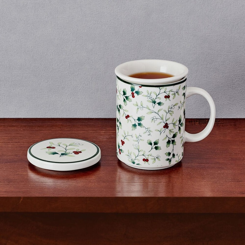 Winterberry Covered Mug with Tea Infuser