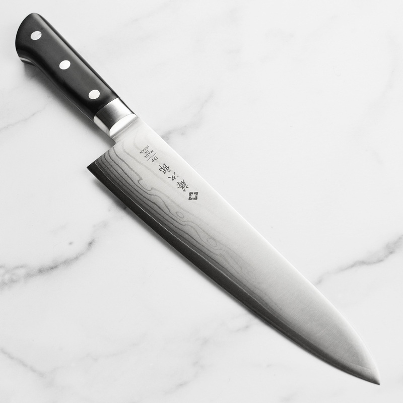 Tojiro Classic Damascus 10.6″ Chef’s Knife