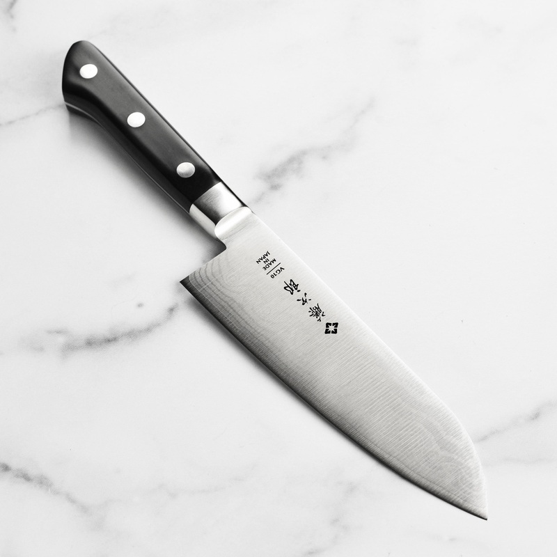 Tojiro Classic Damascus 7″ Santoku Knife