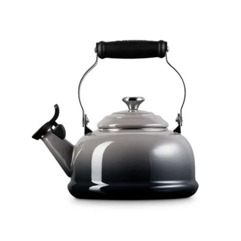 Le Creuset Classic Whistling Kettle 1.7 qt – Oyster